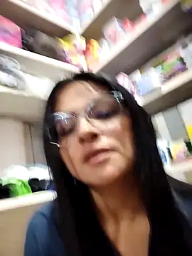 Linda Lars online show from 11-22-25, 01:48