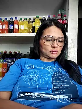 Linda Lars online show from 11-13-25, 03:32