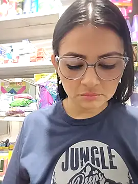 Linda Lars online show from 11-27-25, 03:40