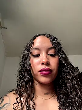 MarieLeon online show from 10-09-25, 09:04