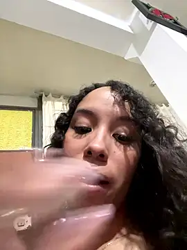 MarieLeon online show from 01-11-26, 10:38