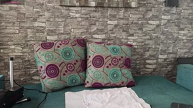 anellejones online show from 02-11-26, 08:20