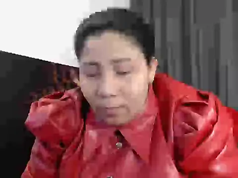 Snapshot of LeizaMagnus chatting on 01-13-26, 06:01 LeizaMagnus online show from 01-13-26, 06:01