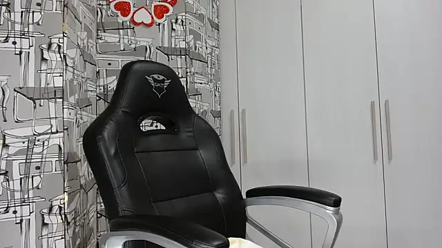 Snapshot of saraxt987 chatting on 02-17-25, 01:55 saraxt987 online show from 02-17-25, 01:55