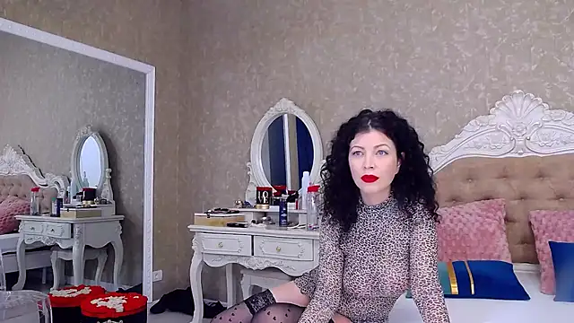 Snapshot of NataliaRed chatting on 10-12-25, 05:20 NataliaRed online show from 10-12-25, 05:20