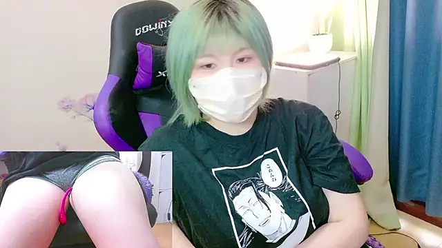 Snapshot of hazuki_8008 chatting on 10-01-25, 01:33 hazuki 8008 online show from 10-01-25, 01:33