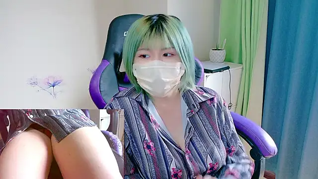Snapshot of hazuki_8008 chatting on 09-30-25, 03:56 hazuki 8008 online show from 09-30-25, 03:56