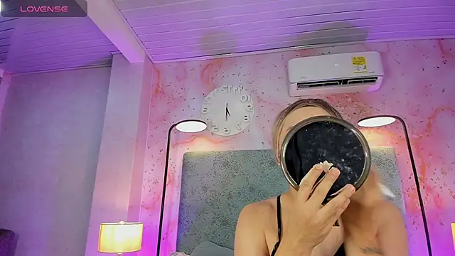 JESSI NAOMI online show from 11-02-25, 11:10