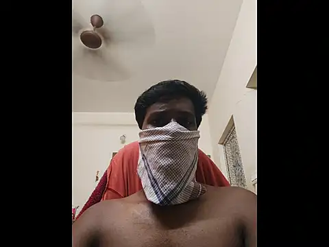 Snapshot of boy_BeardGallery chatting on 10-14-25, 01:01 boy BeardGallery online show from 10-14-25, 01:01