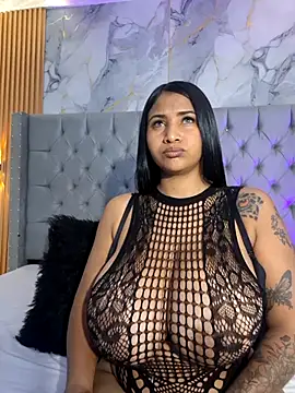 Snapshot of La_indiia chatting on 06-19-26, 12:55 La indiia online show from 06-19-26, 12:55