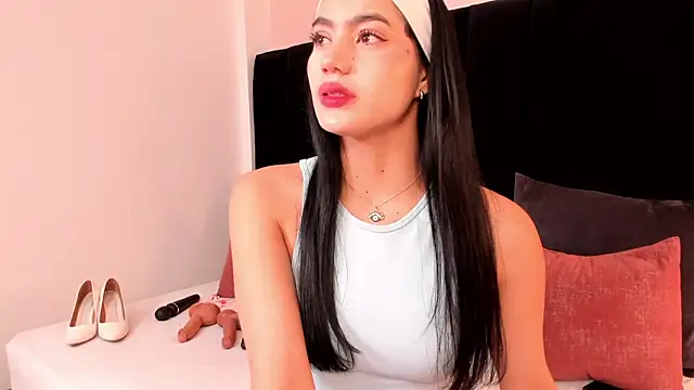 ariel jonees online show from 09-30-25, 04:57