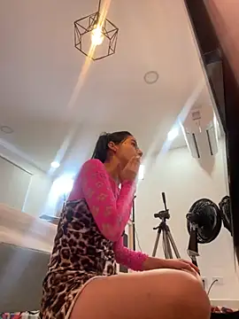 ariel jonees online show from 10-05-25, 04:31