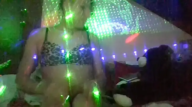 Snapshot of scorpionlady70 chatting on 12-27-24, 09:32 scorpionlady70 online show from 12-27-24, 09:32