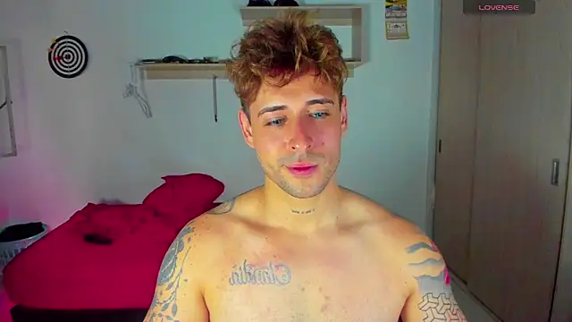 Snapshot of Ares_blue chatting on 01-18-26, 03:37 Ares blue online show from 01-18-26, 03:37