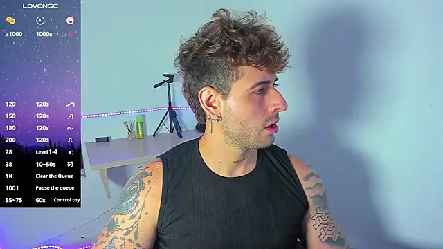 Ares blue online show from 10-31-25, 01:19