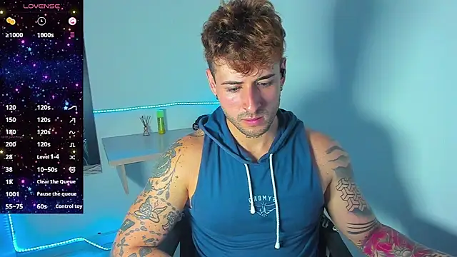 Snapshot of Ares_blue chatting on 10-21-25, 01:10 Ares blue online show from 10-21-25, 01:10
