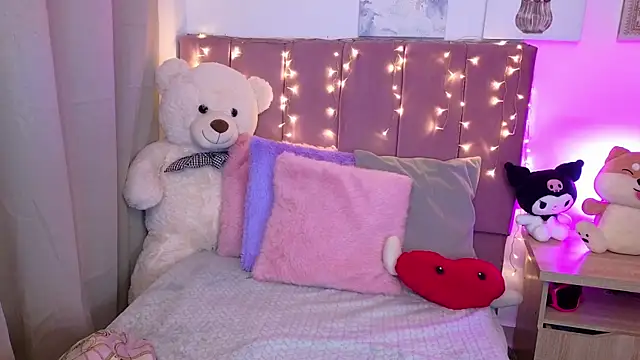 MiahJoness online show from 01-17-26, 04:49