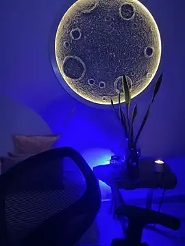 SarahhSmitth1 online show from 09-08-25, 11:37