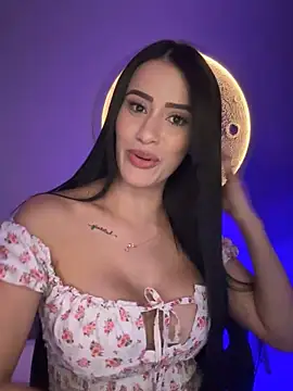 SarahhSmitth1 online show from 09-17-25, 08:55