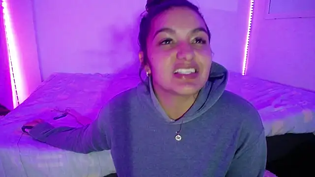 Laurenkenner  online show from 03-18-25, 12:08