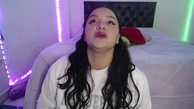 Laurenkenner  online show from 05-04-26, 06:44