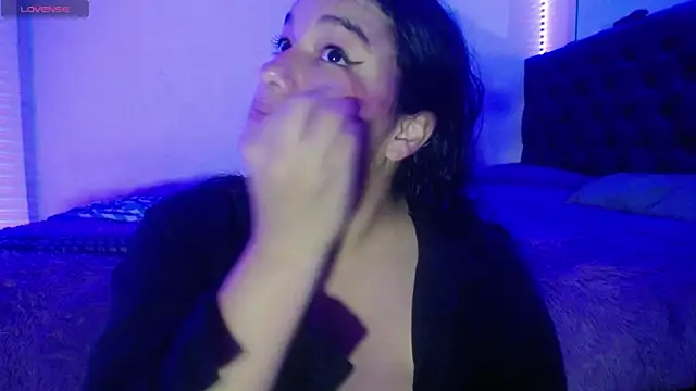 Laurenkenner  online show from 10-18-25, 07:05