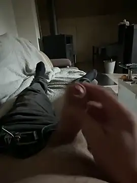 Snapshot of Andy-370 chatting on 09-09-25, 02:04 Andy-370 online show from 09-09-25, 02:04