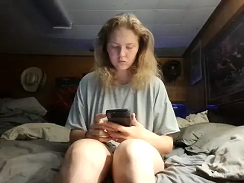 Ryan and Aurora online show from 06-11-26, 01:41