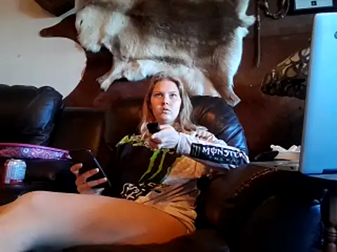Ryan and Aurora online show from 04-20-26, 03:13