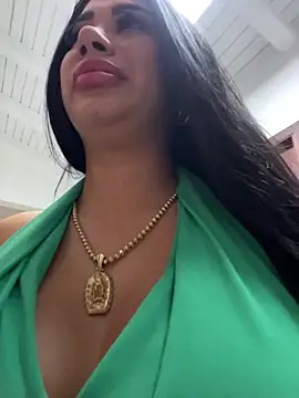 kiim taaylor online show from 10-31-25, 12:46