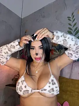 kiim taaylor online show from 10-11-25, 03:02