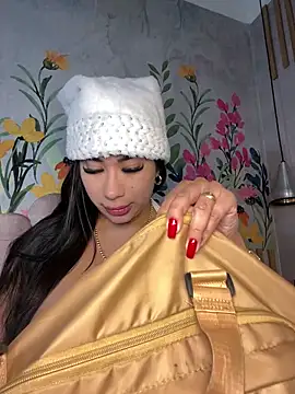 kiim taaylor online show from 12-18-25, 08:01