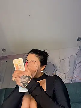 kiim taaylor online show from 12-01-25, 11:33