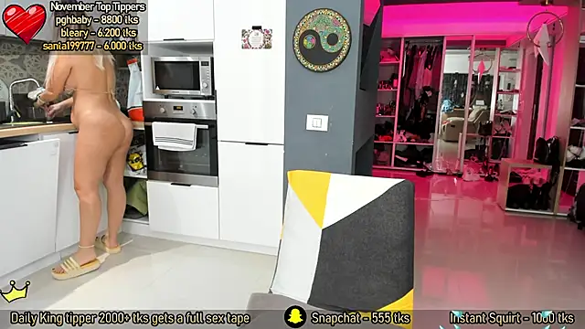 AmySuperHeroes online show from 11-12-25, 01:37