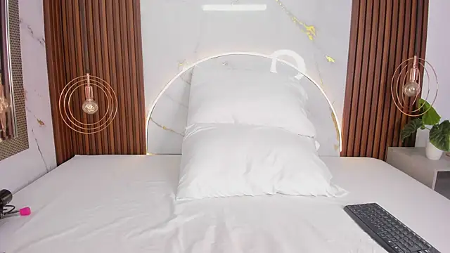 miamiller69 online show from 09-30-25, 05:57