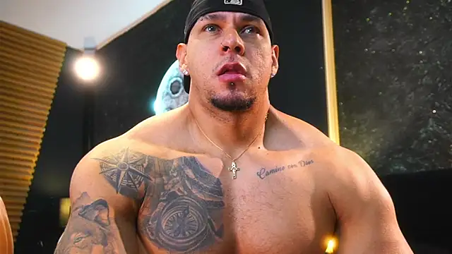 MassimoWalton2 online show from 11-05-25, 12:08