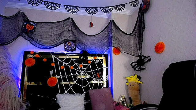 Snapshot of Bunny_O chatting on 10-18-25, 10:01 Bunny O online show from 10-18-25, 10:01