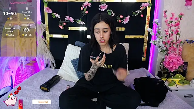 Snapshot of Bunny_O chatting on 03-21-25, 08:29 Bunny O online show from 03-21-25, 08:29