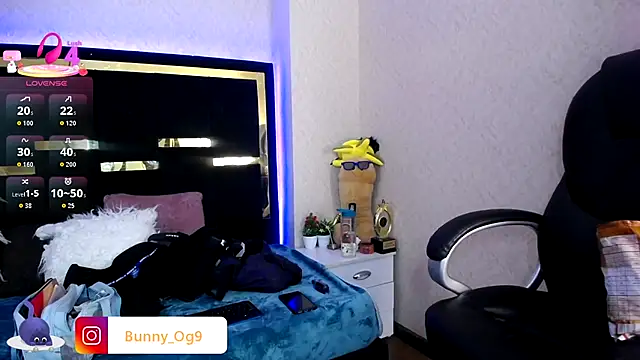 Snapshot of Bunny_O chatting on 09-12-25, 08:19 Bunny O online show from 09-12-25, 08:19