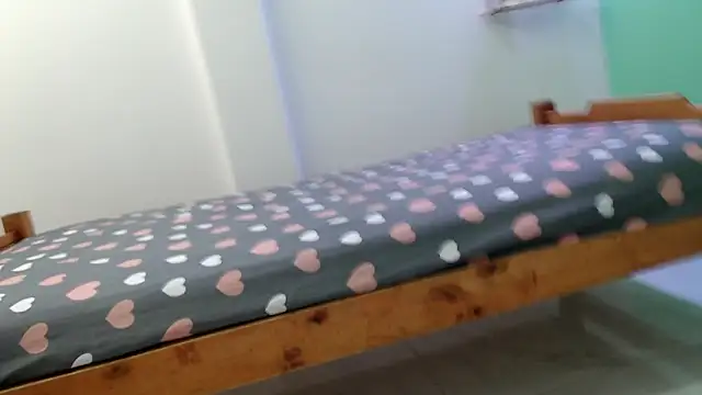 Snapshot of evaleribigtits18 chatting on 02-02-26, 01:15 evaleribigtits18 online show from 02-02-26, 01:15