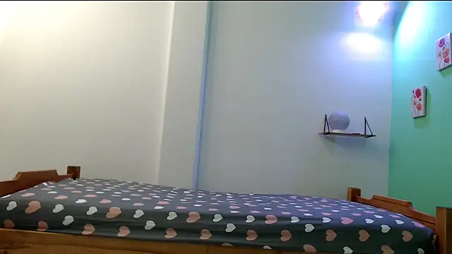 Snapshot of evaleribigtits18 chatting on 02-12-26, 01:49 evaleribigtits18 online show from 02-12-26, 01:49