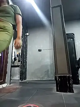 Snapshot of Hot_Urvi chatting on 03-20-25, 07:25 Hot Urvi online show from 03-20-25, 07:25