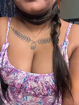 Hot Urvi online show from 06-19-26, 04:13