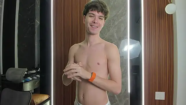 Snapshot of calvin_love_you chatting on 07-07-26, 03:15 calvin love you online show from 07-07-26, 03:15