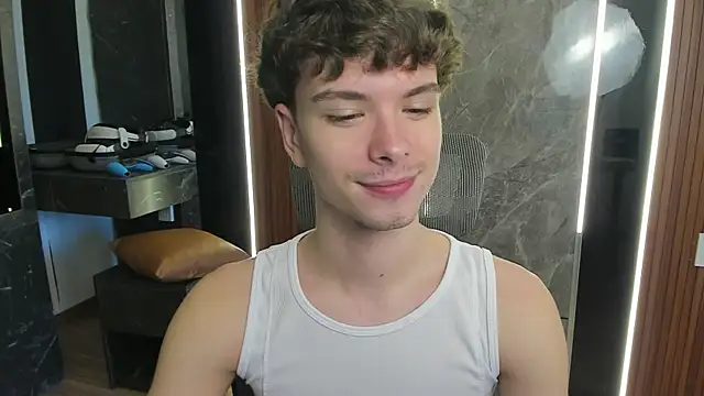 Snapshot of calvin_love_you chatting on 07-12-26, 09:43 calvin love you online show from 07-12-26, 09:43