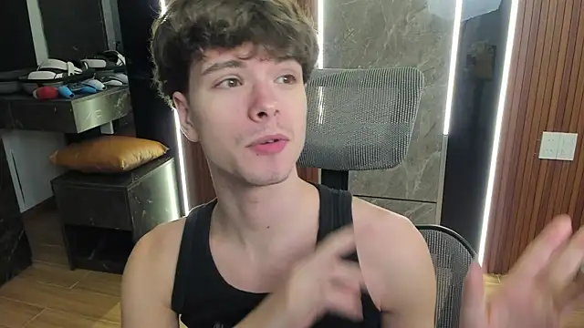 Snapshot of calvin_love_you chatting on 07-15-26, 03:19 calvin love you online show from 07-15-26, 03:19