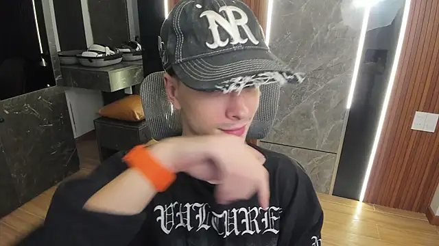 calvin love you online show from 06-02-26, 05:13