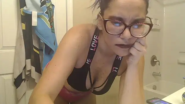 Snapshot of ManaB88 chatting on 04-30-26, 01:45 ManaB88 online show from 04-30-26, 01:45