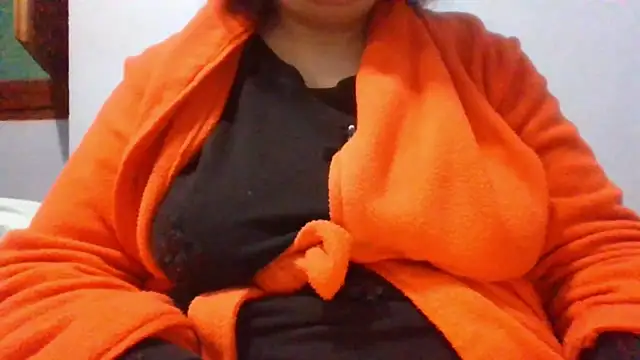 Snapshot of maria38xxx chatting on 02-14-25, 12:41 maria38xxx online show from 02-14-25, 12:41