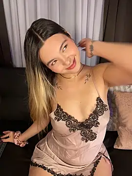 Snapshot of Odett_ chatting on 06-21-26, 03:45 Odett online show from 06-21-26, 03:45